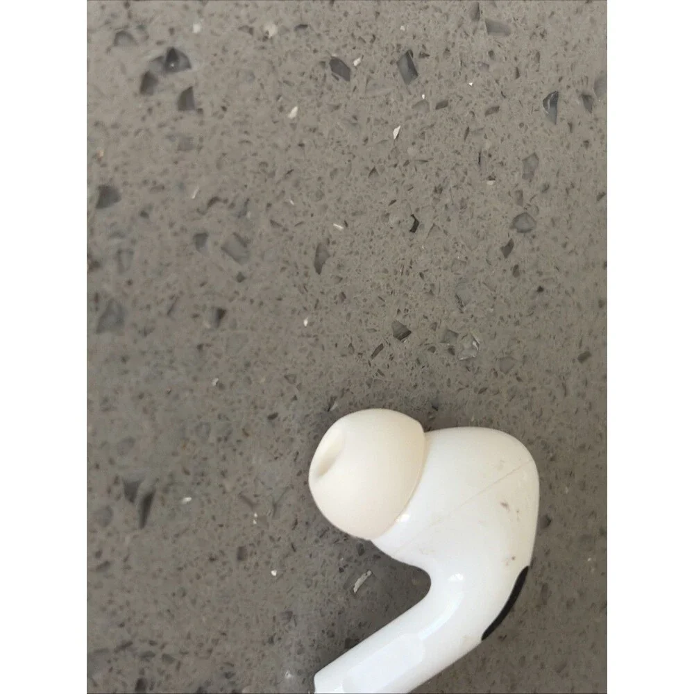 READ Apple AirPods Pro Earbud 1st Gen. LEFT Ear Only A2084 STATICK CRACKLE PARTS